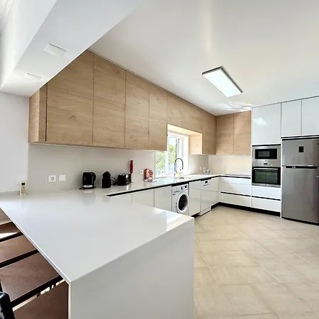 Villa Amazing With Private Pool By Homing
