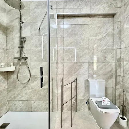 Villa Amazing With Private Pool By Homing *