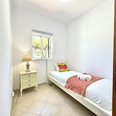Villa Amazing With Private Pool By Homing Quarteira