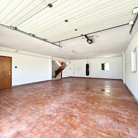 Amazing With Private Pool By Homing
