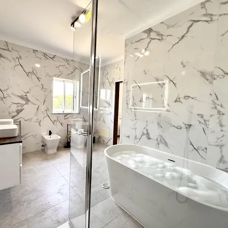 Amazing With Private Pool By Homing *