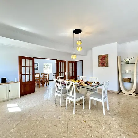Villa Amazing With Private Pool By Homing *