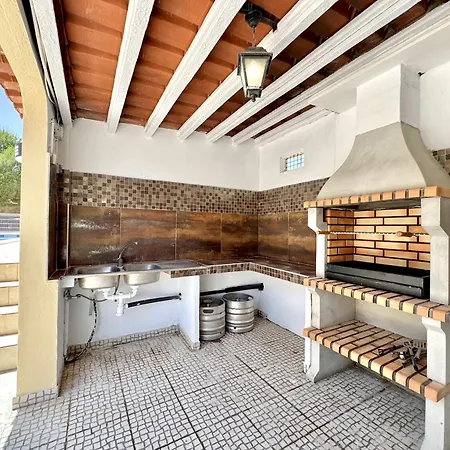 Amazing With Private Pool By Homing קווארטיירה